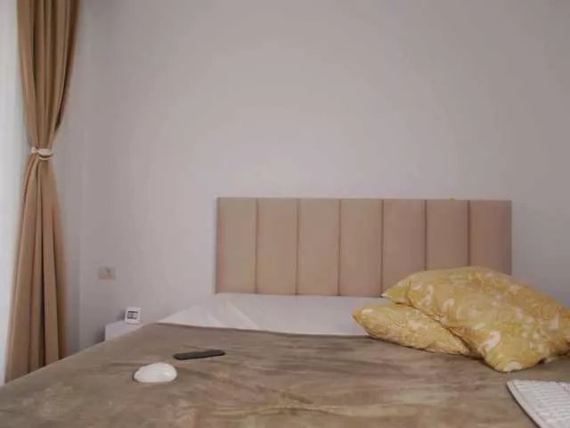 Freechat Saradiamond01 on BongaCams