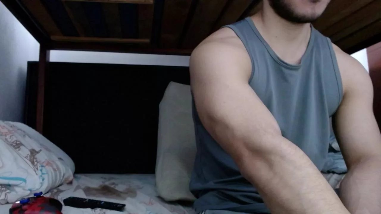 Offline AlexS1998 on Cam4