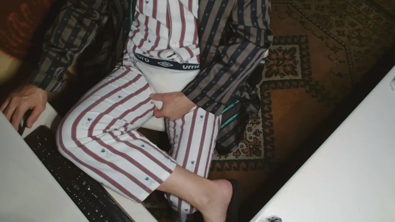 Offline andregrosso24 on Cam4