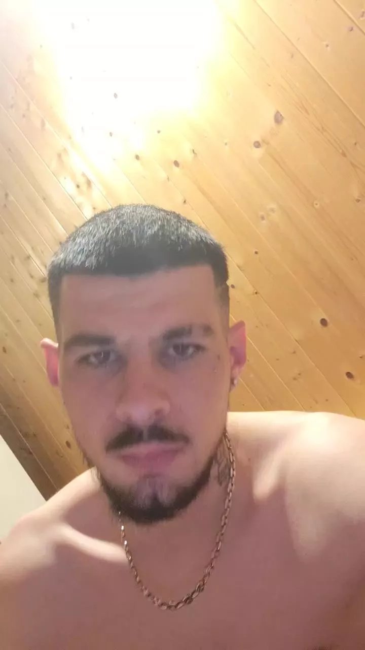 Offline Arthur84vice on Cam4