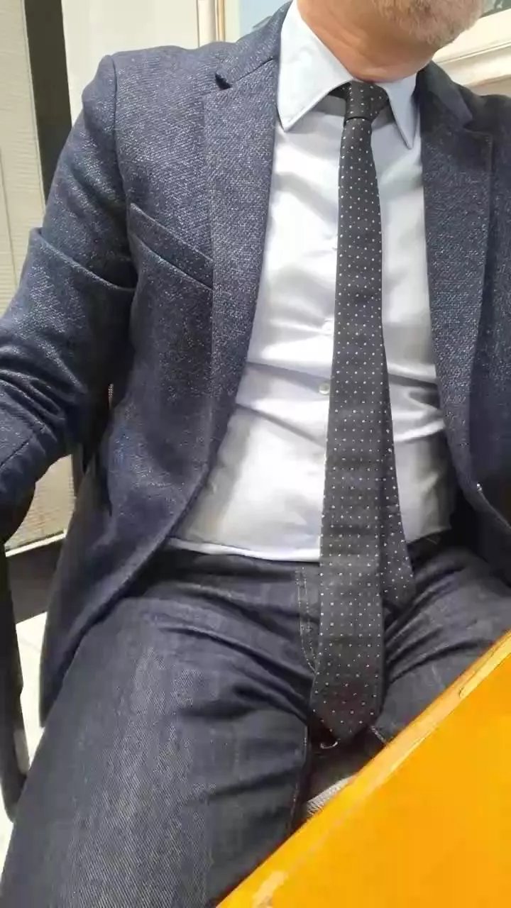 Offline Bari_new on Cam4