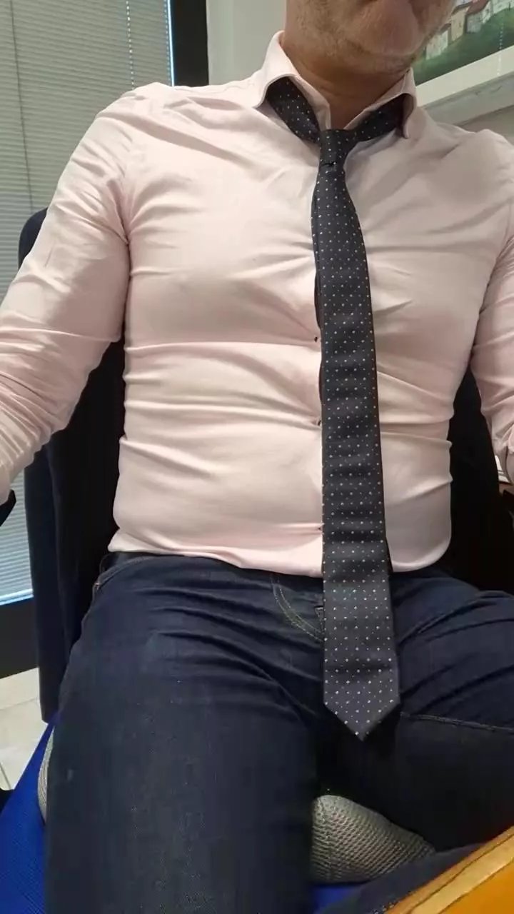 Offline Bari_new on Cam4