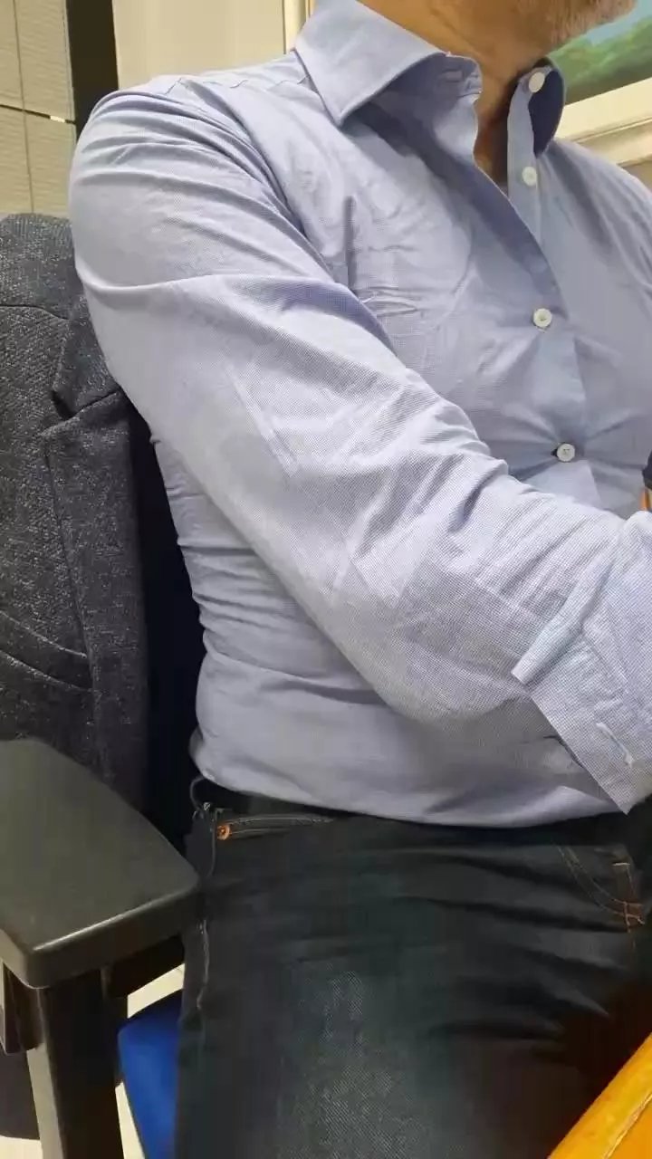 Offline Bari_new on Cam4