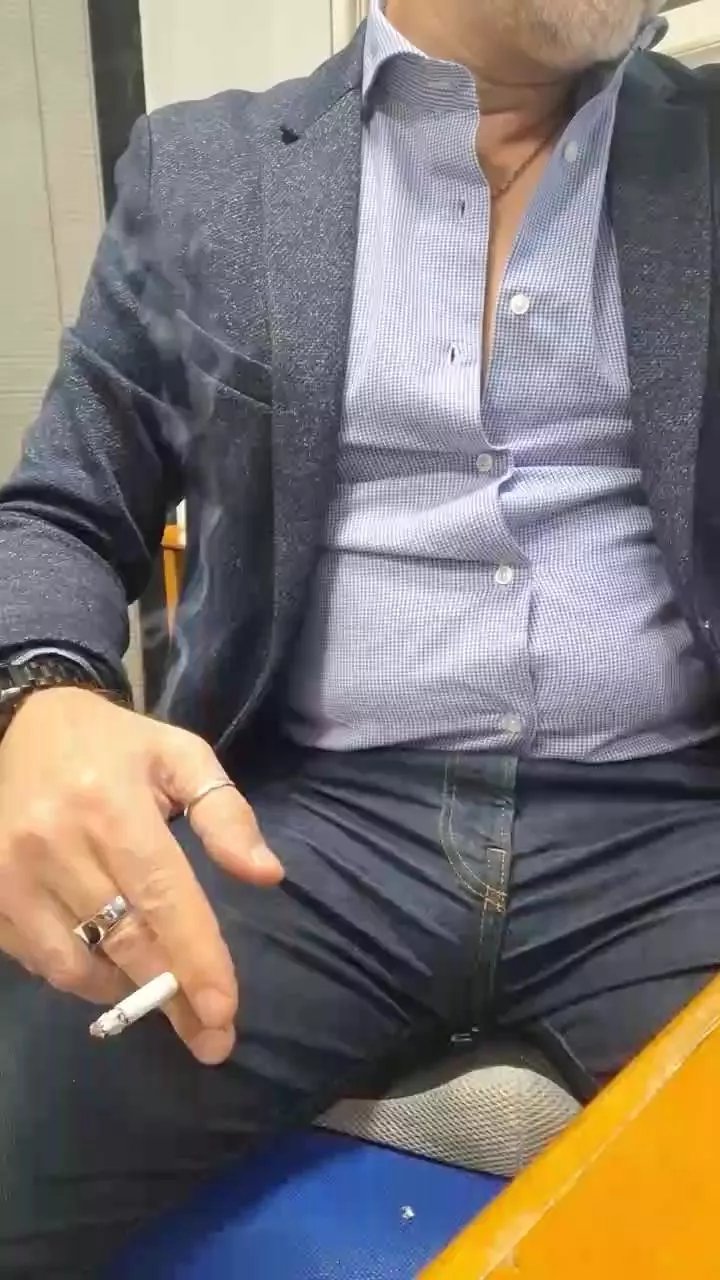 Offline Bari_new on Cam4