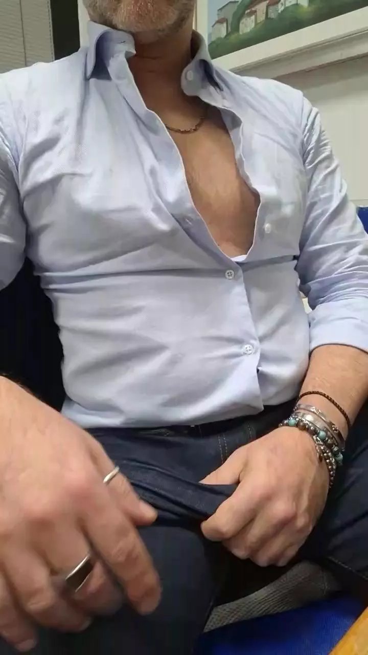 Offline Bari_new on Cam4