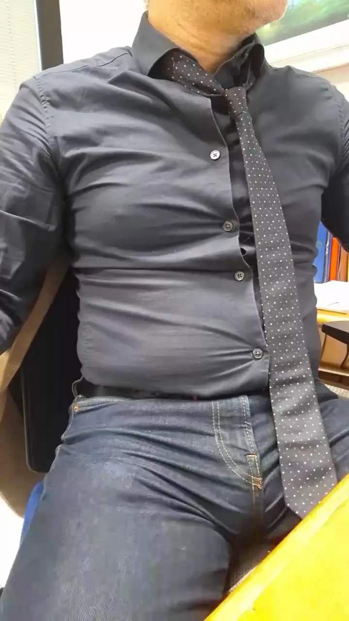 Offline Bari_new on Cam4