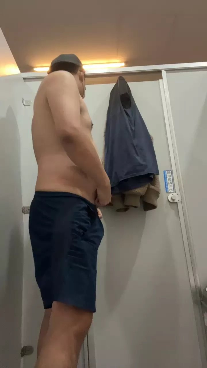 Offline bigzhung on Cam4