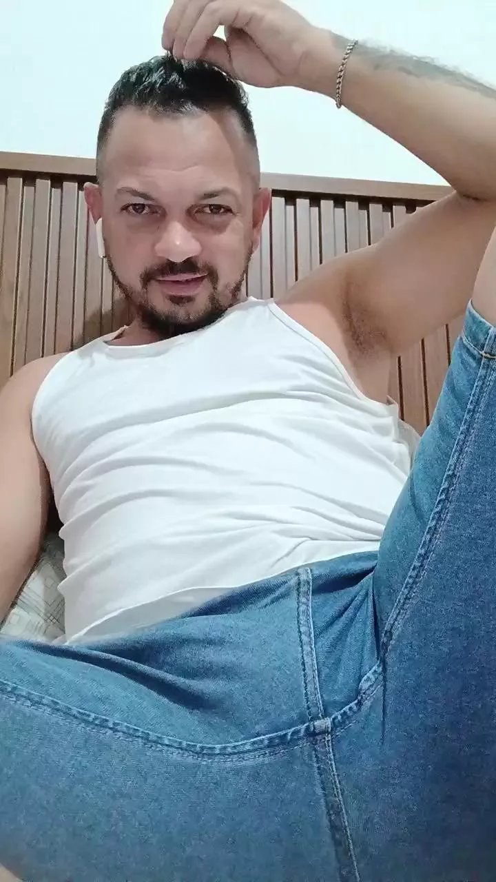 Offline Chavesjunior on Cam4