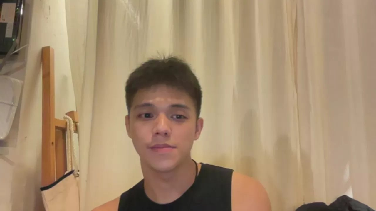 Offline dddddddlii on Cam4