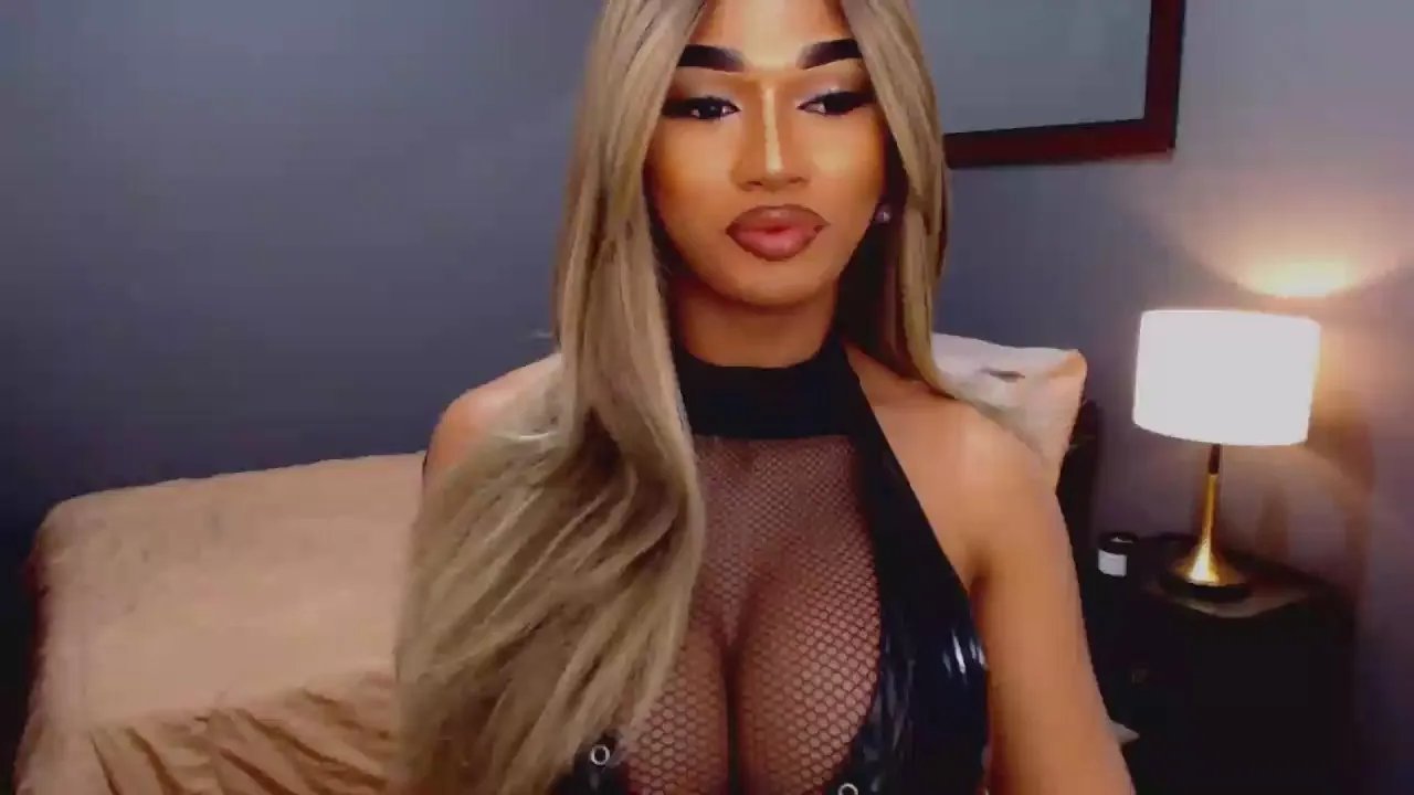 Offline DominantLatina on Cam4