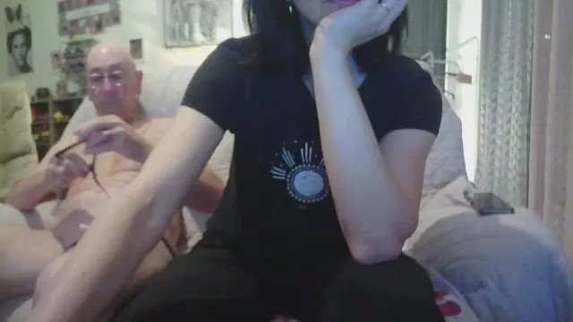 Offline HAIRYCHIENNE on Cam4