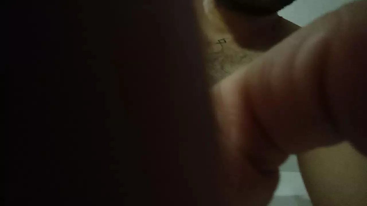 Offline Hanroll on Cam4