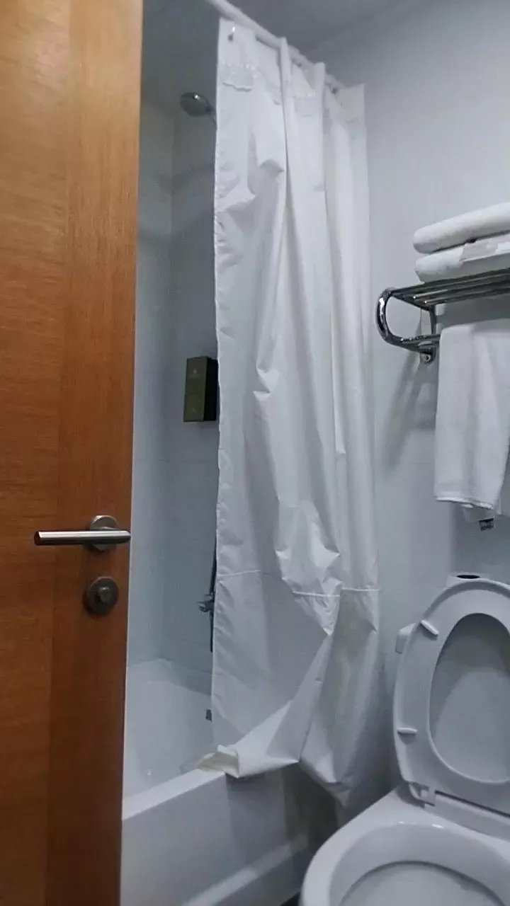 Offline Hanroll on Cam4