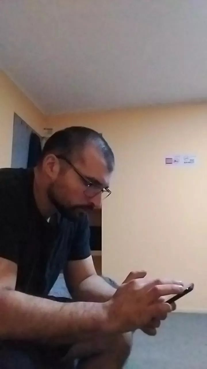 Offline Hanroll on Cam4