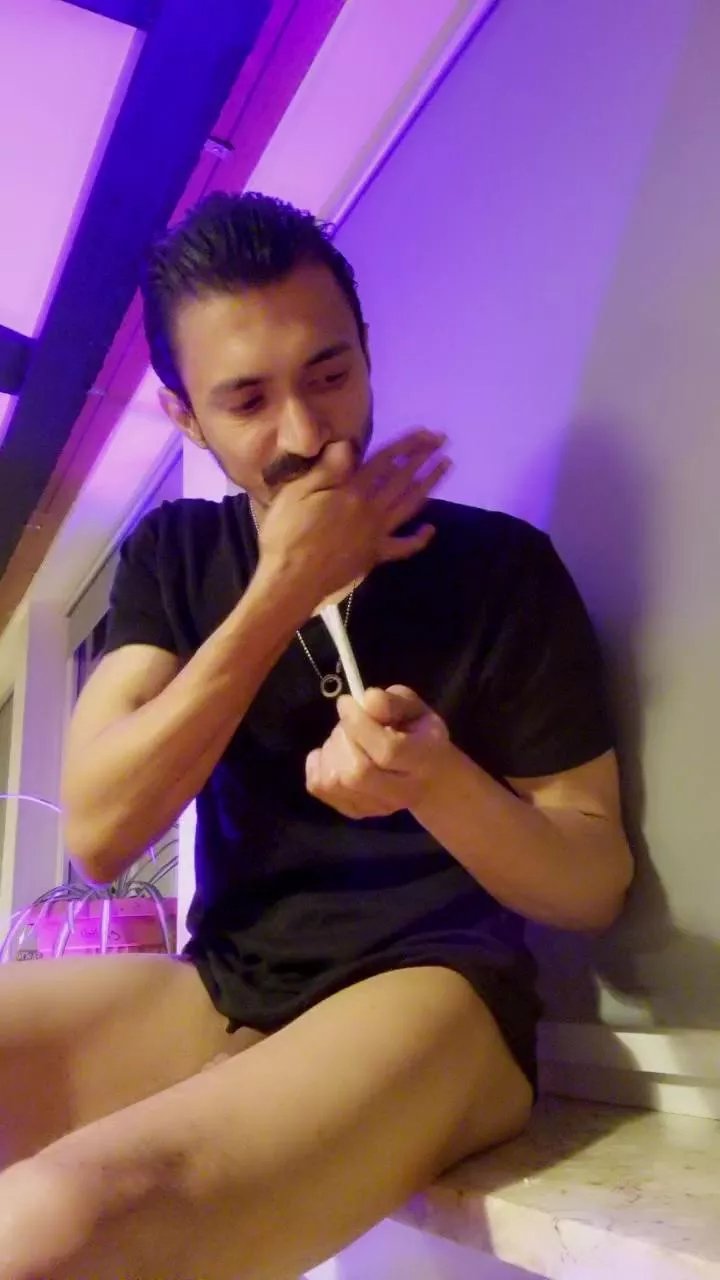 Offline hotboy7005 on Cam4