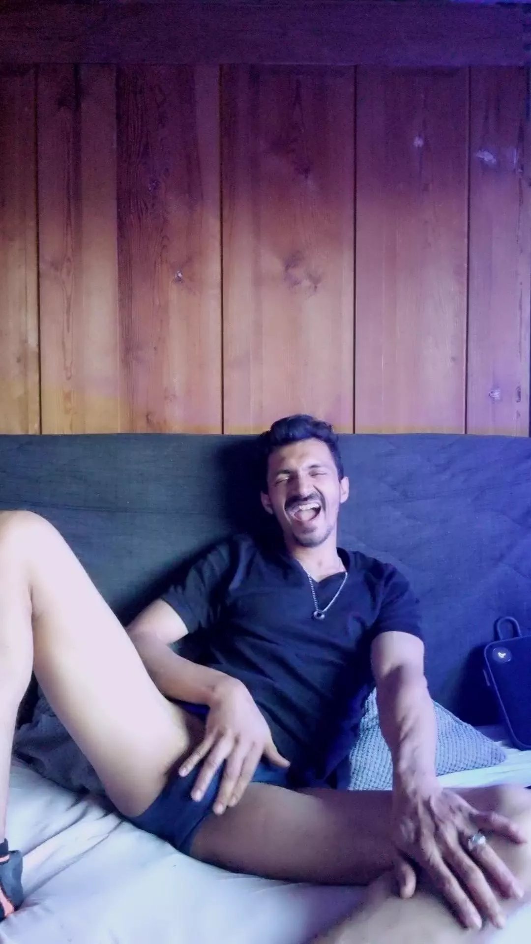 Offline hotboy7005 on Cam4