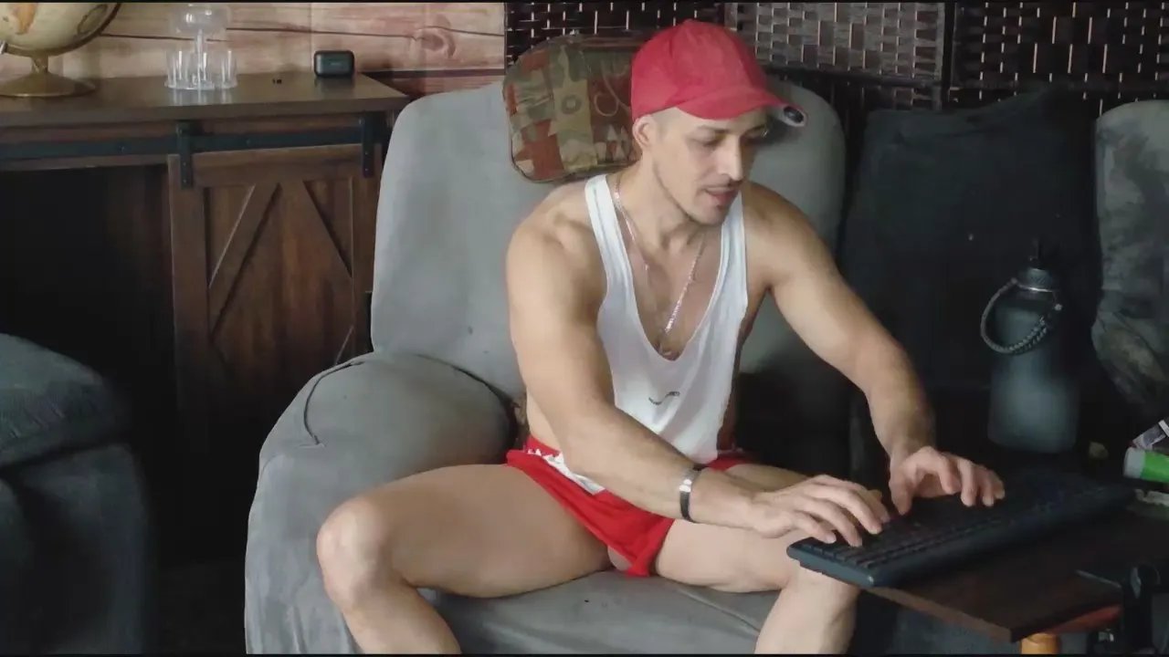 Offline Hotdickyxxx on Cam4