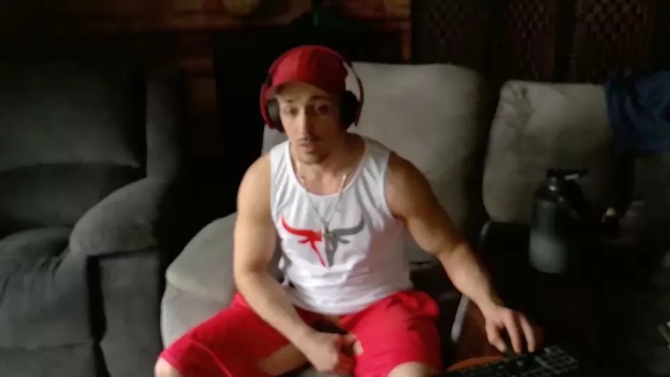 Offline Hotdickyxxx on Cam4