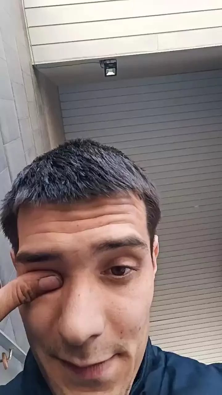 Offline Kingunner18 on Cam4