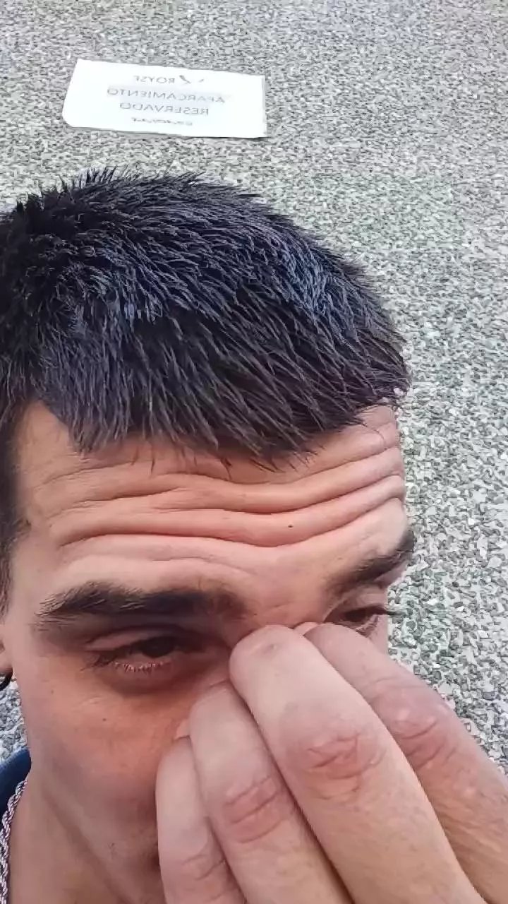 Offline Kingunner18 on Cam4