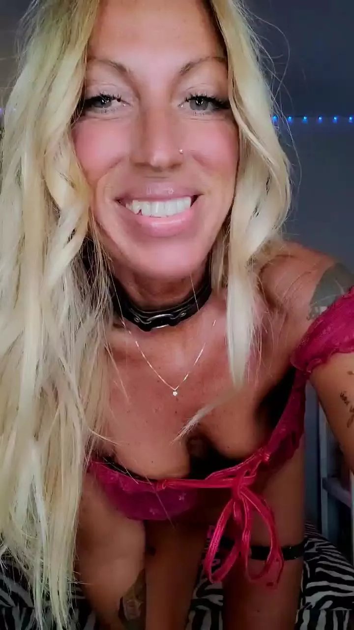 Offline Ladyblue on Cam4