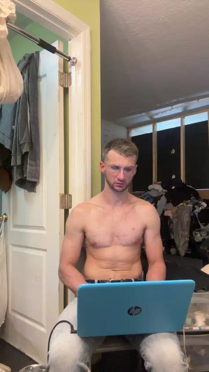 Offline ladygirlhot on Cam4