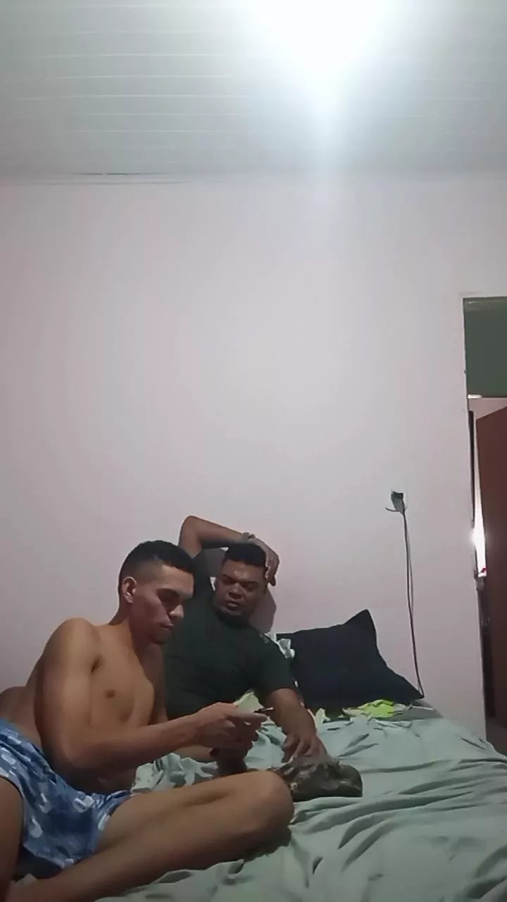 Offline Lenilson2024 on Cam4