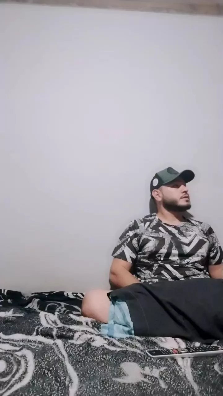 Offline leoestebanhot on Cam4