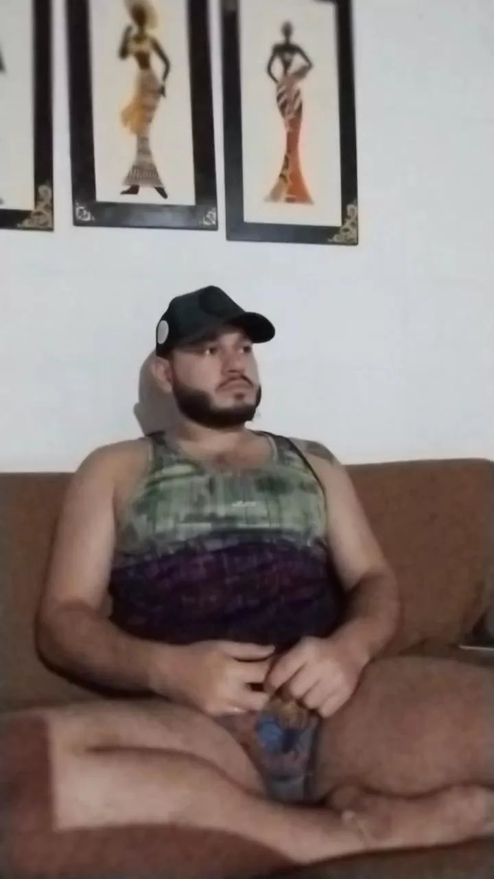 Offline leoestebanhot on Cam4