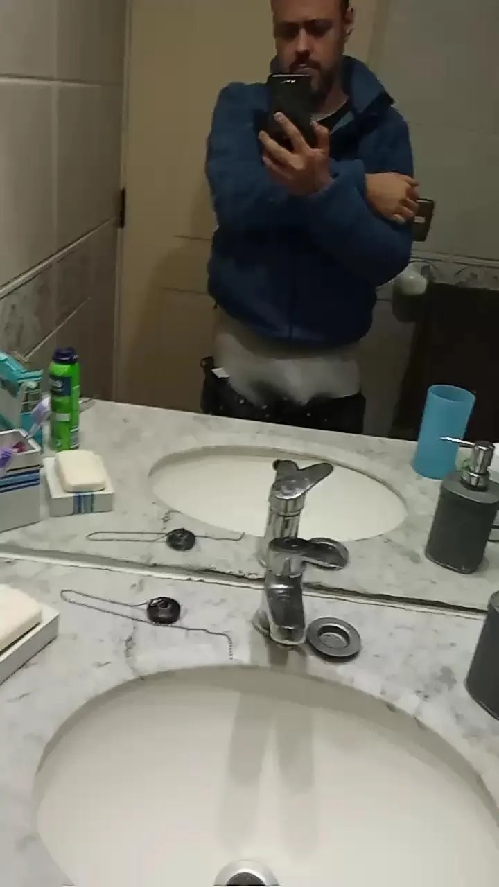 Offline leonsexually on Cam4