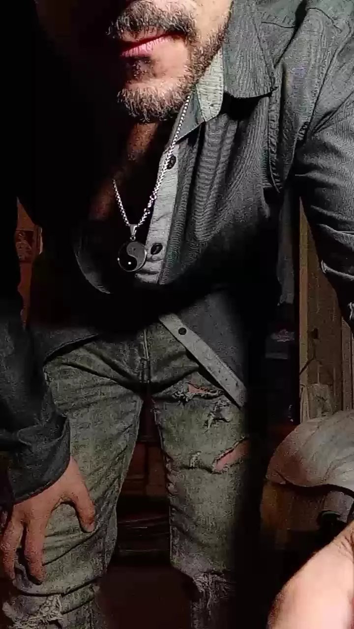 Offline leonsexually on Cam4