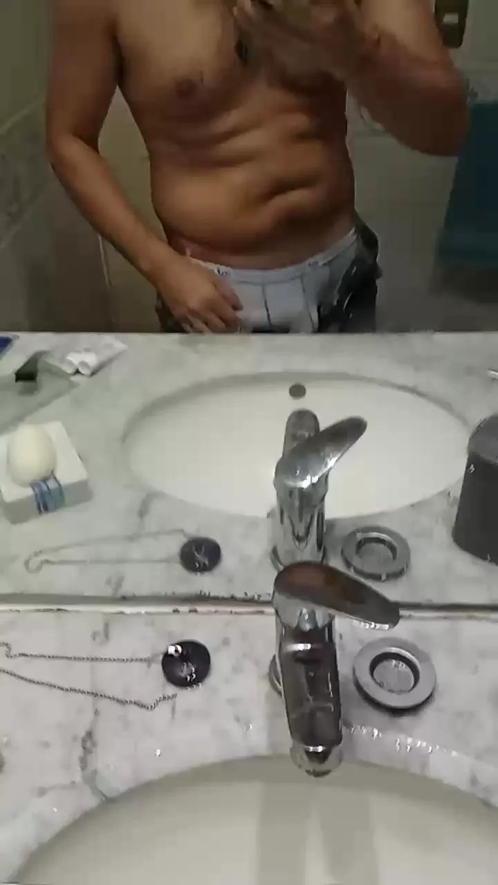 Offline leonsexually on Cam4