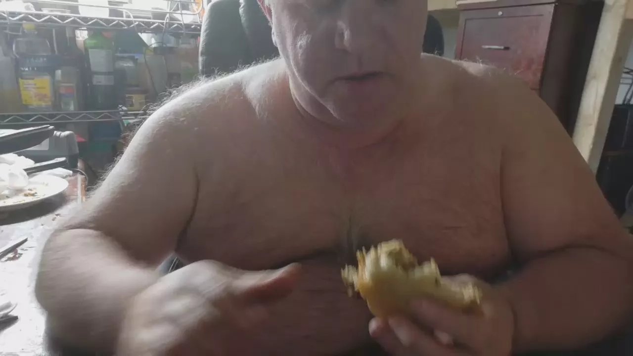 Offline Lonelydaddy on Cam4