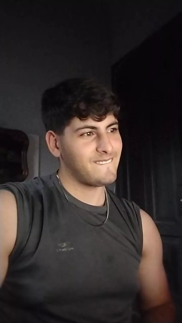 Offline Lucas_Pink1 on Cam4