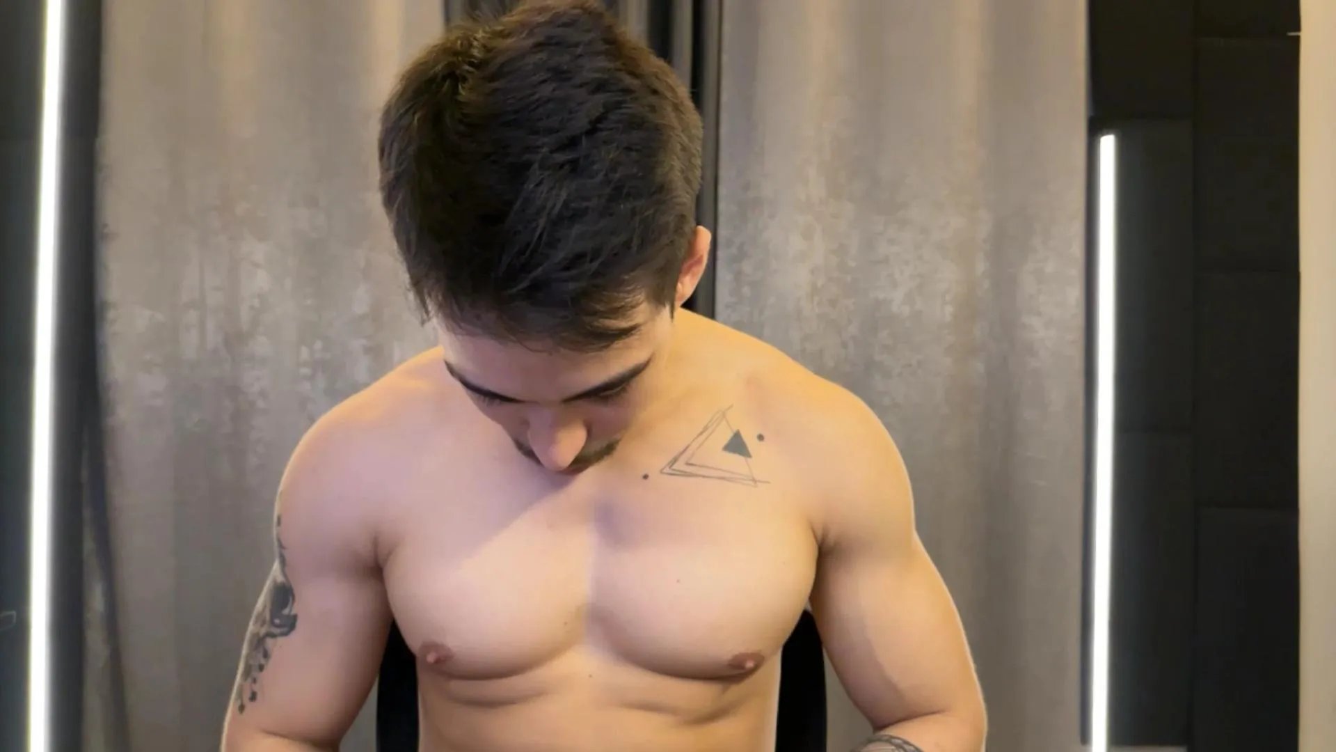 Offline mettew22c on Cam4