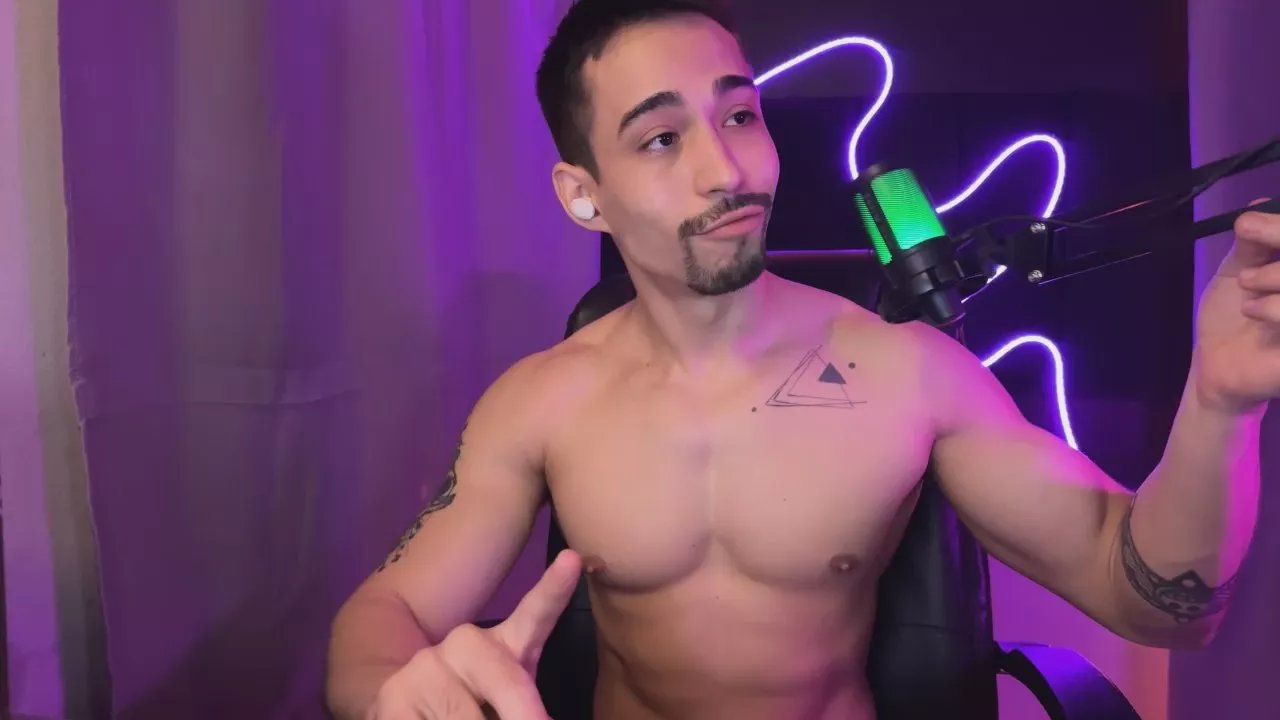 Offline mettew22c on Cam4