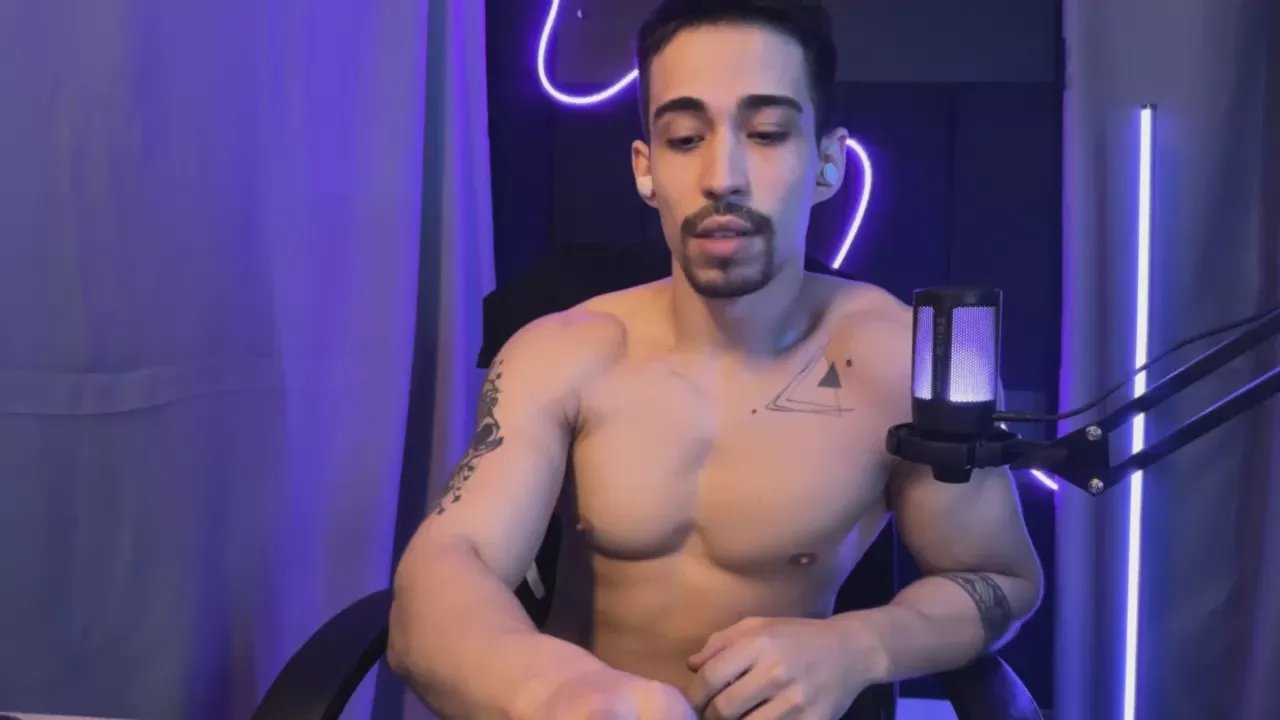 Offline mettew22c on Cam4