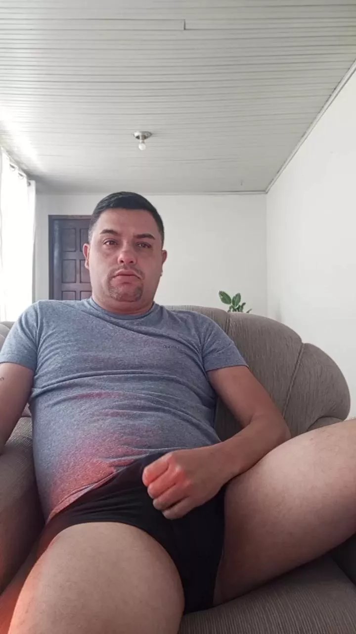 Offline ricardo896 on Cam4