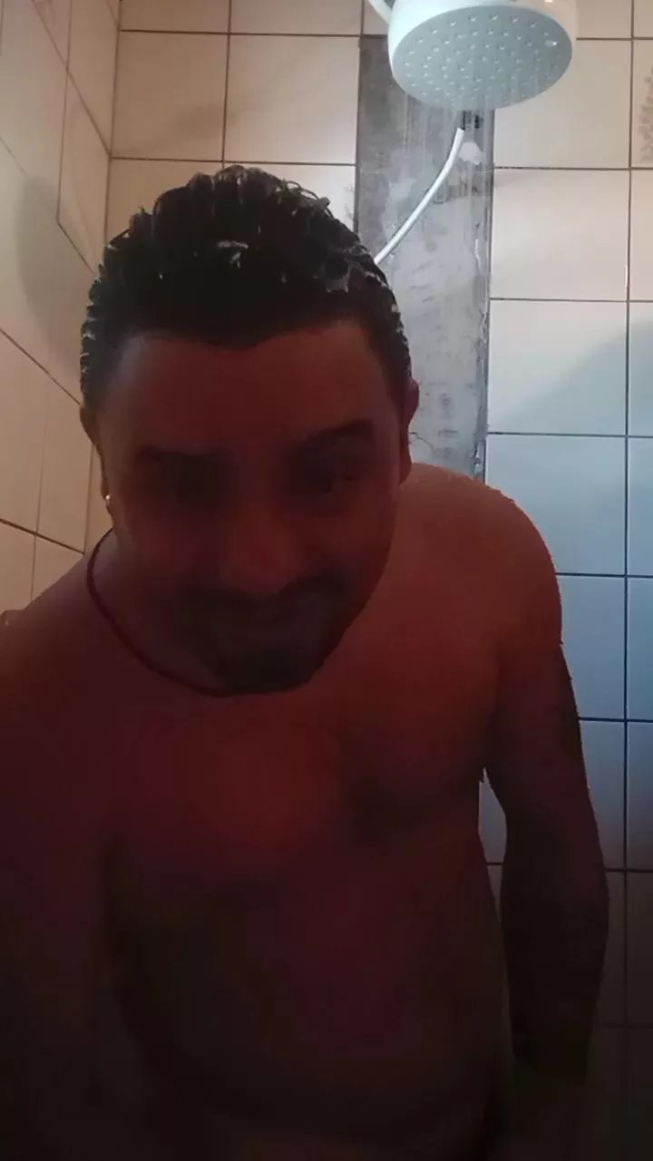 Offline ricardo896 on Cam4