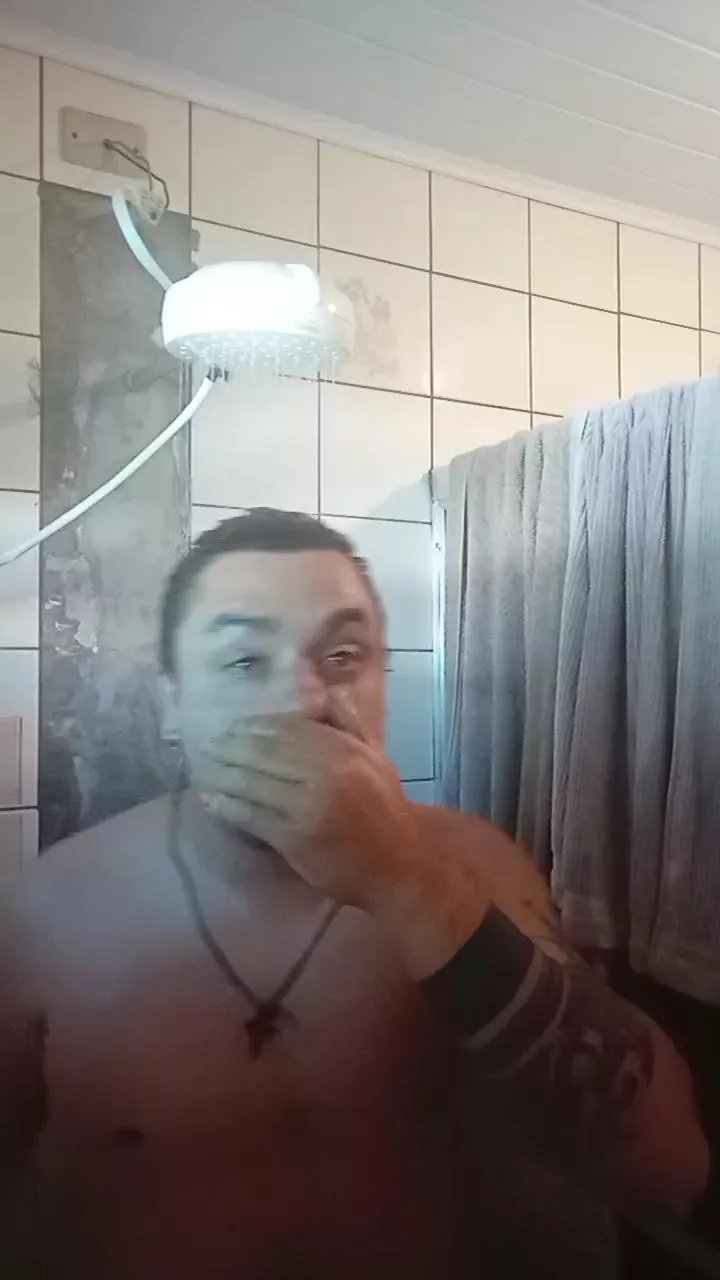 Offline ricardo896 on Cam4