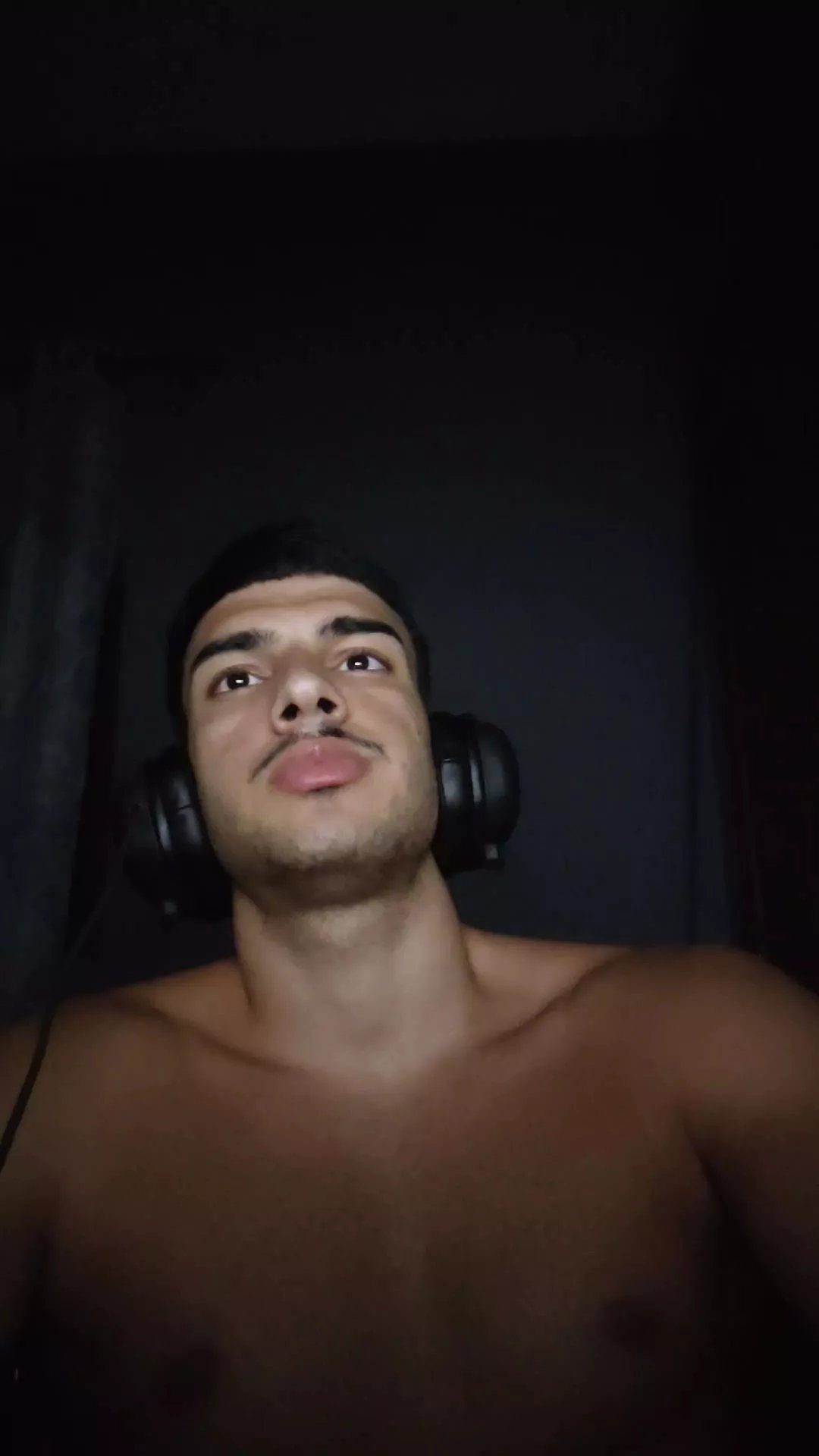 Freechat robsonhaha on Cam4