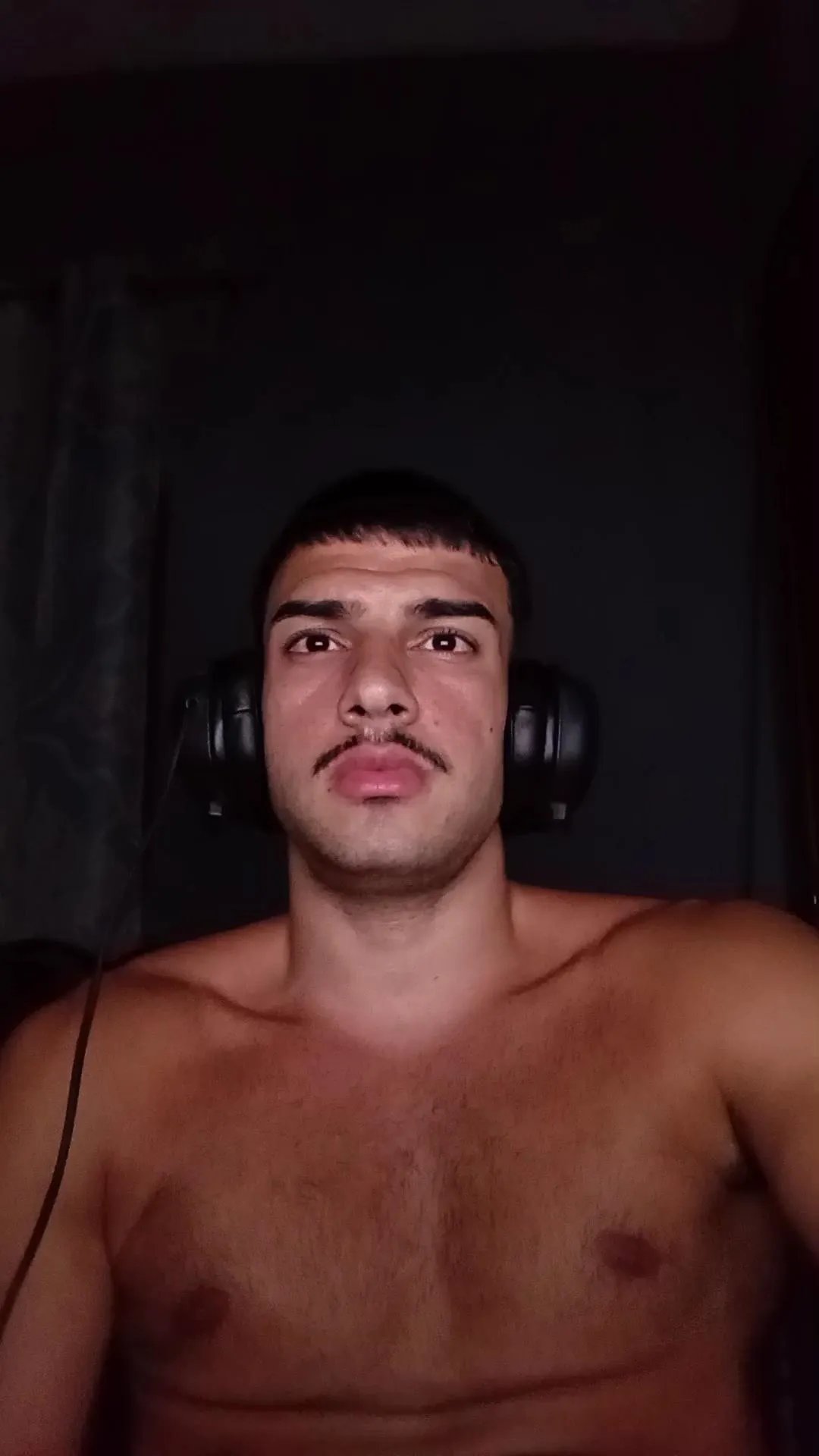 Freechat robsonhaha on Cam4