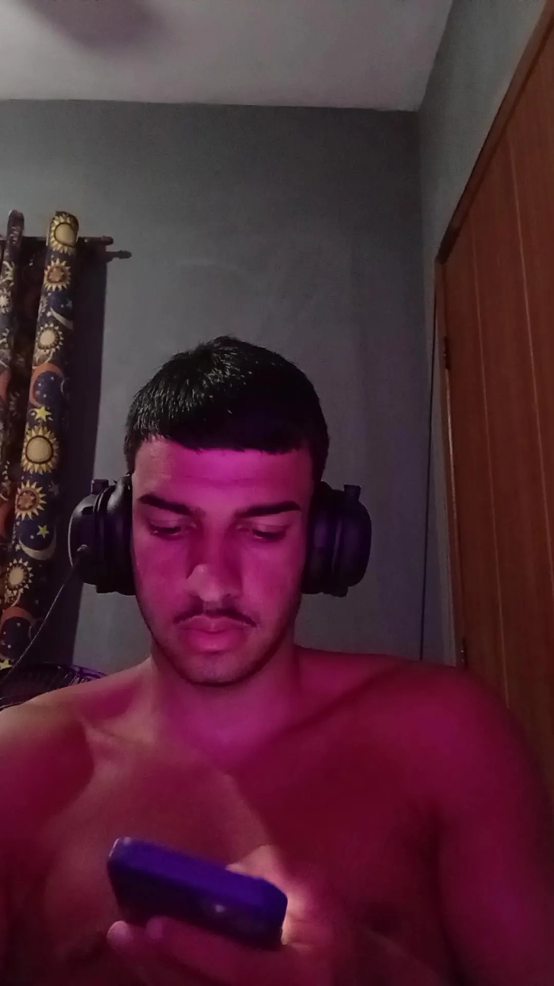 Freechat robsonhaha on Cam4