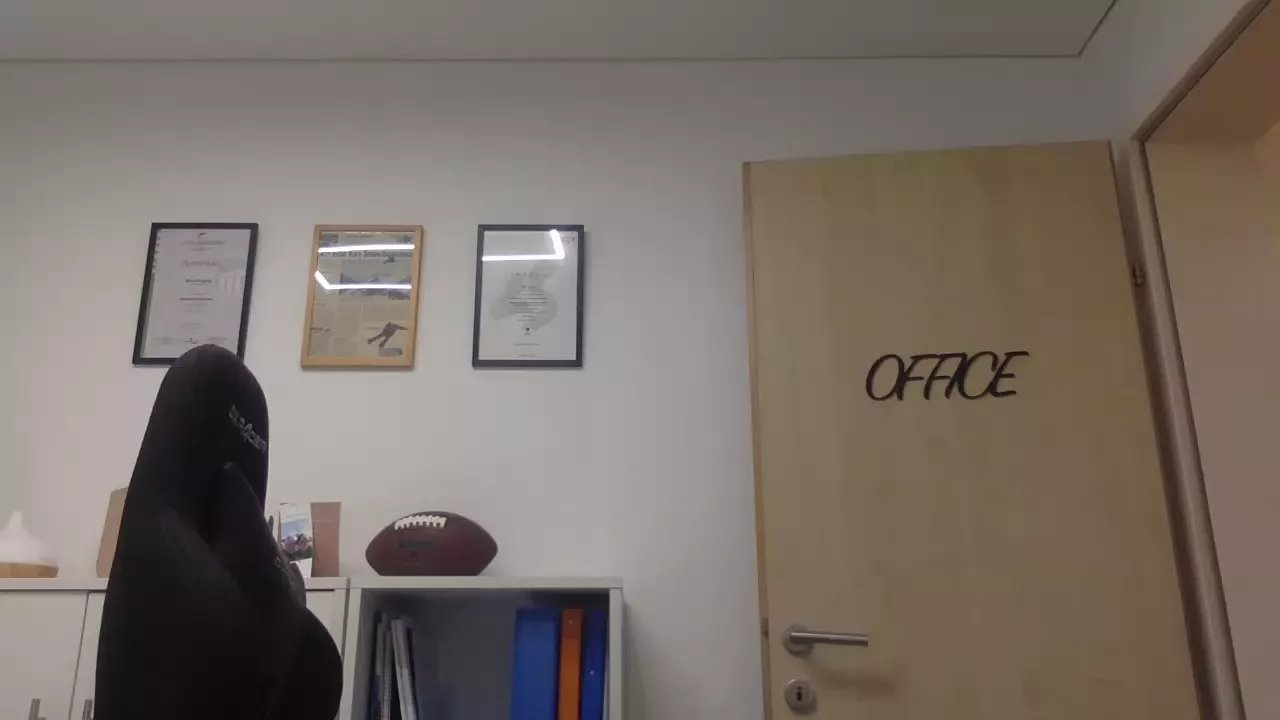 Offline Sexyfreak1994 on Cam4