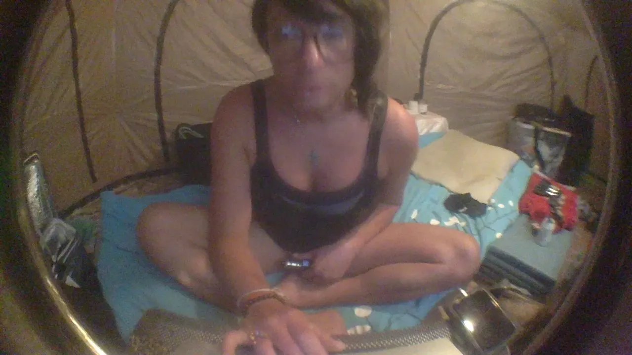 Offline SissyMathilde on Cam4