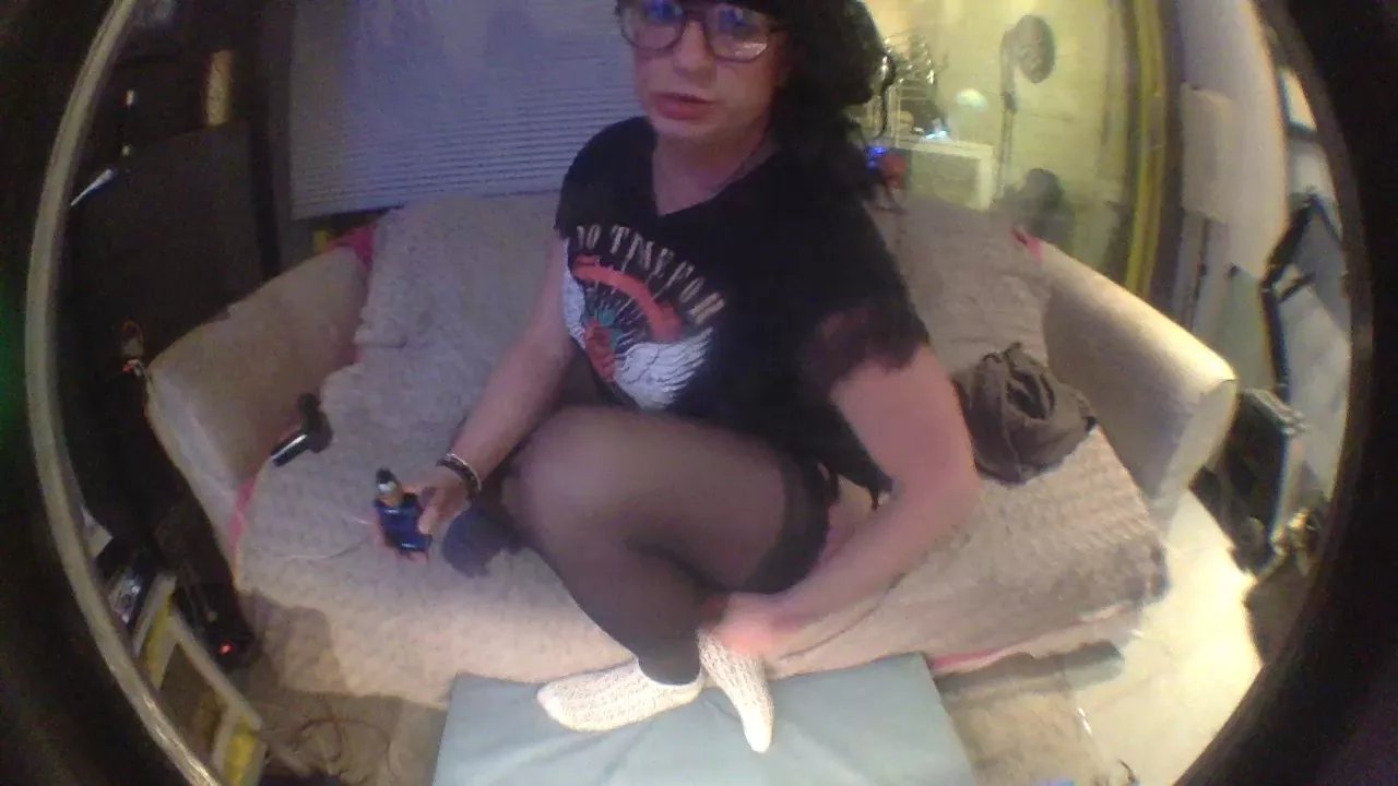 Offline SissyMathilde on Cam4