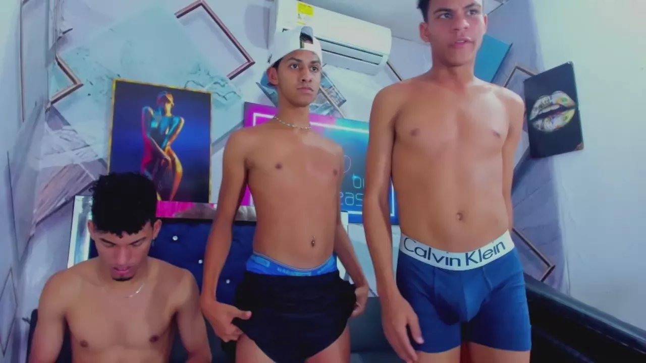 Offline Snake_guys1 on Cam4