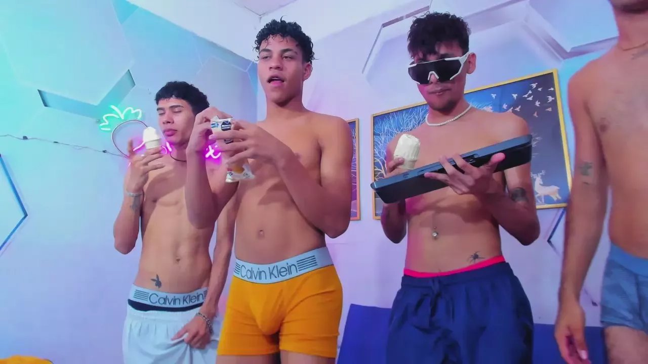 Offline Snake_guys1 on Cam4