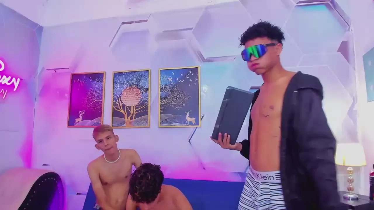 Offline Snake_guys1 on Cam4