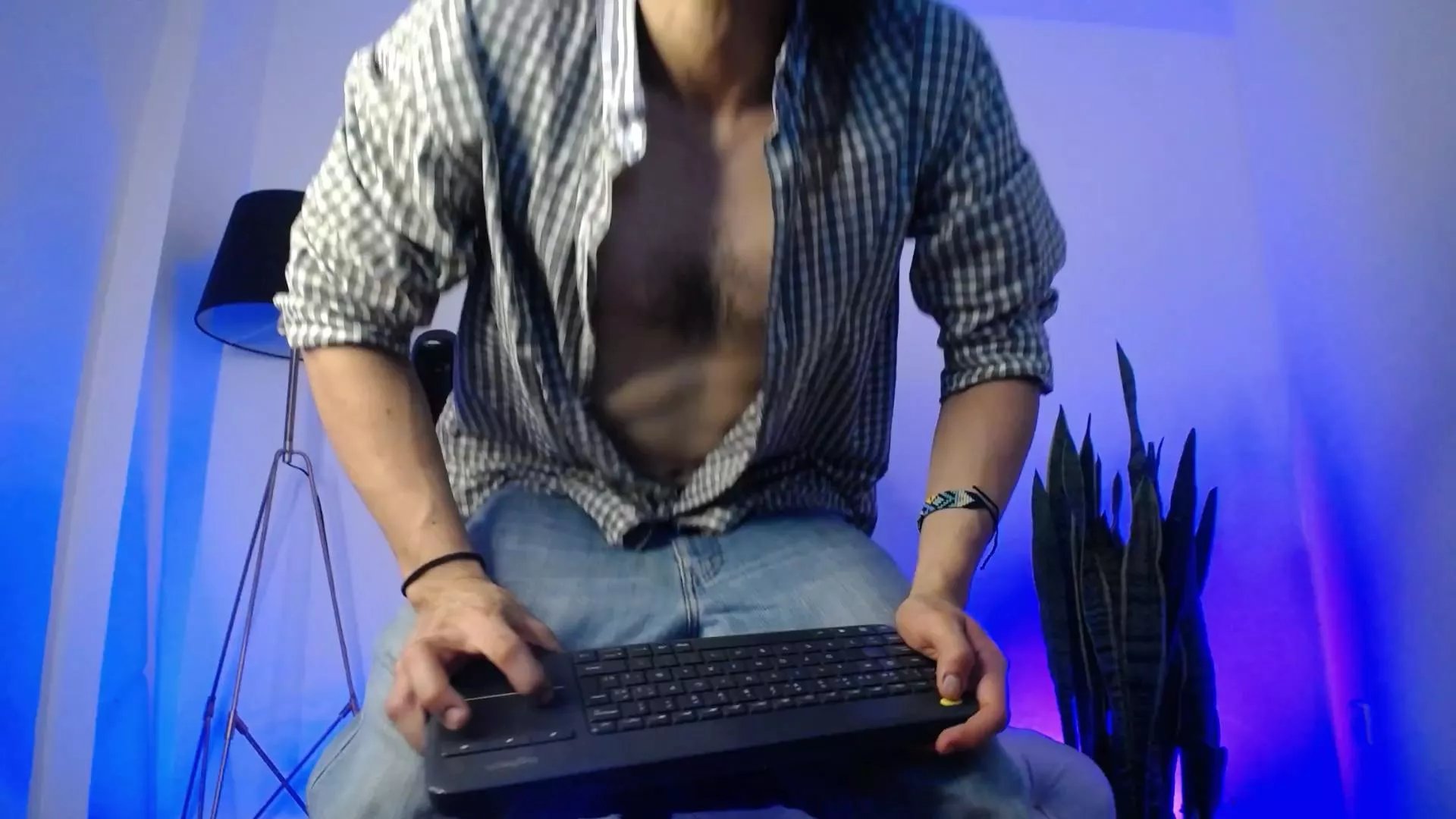 Offline Sr_Magnus on Cam4